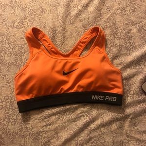 Nike sports bra 🔥 (sold on depop)